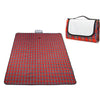 Nappe pique nique quadrillée rouge dépliée